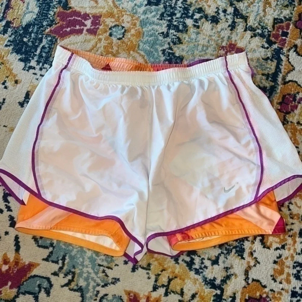 NIKE - Running shorts - Picture 1 of 8